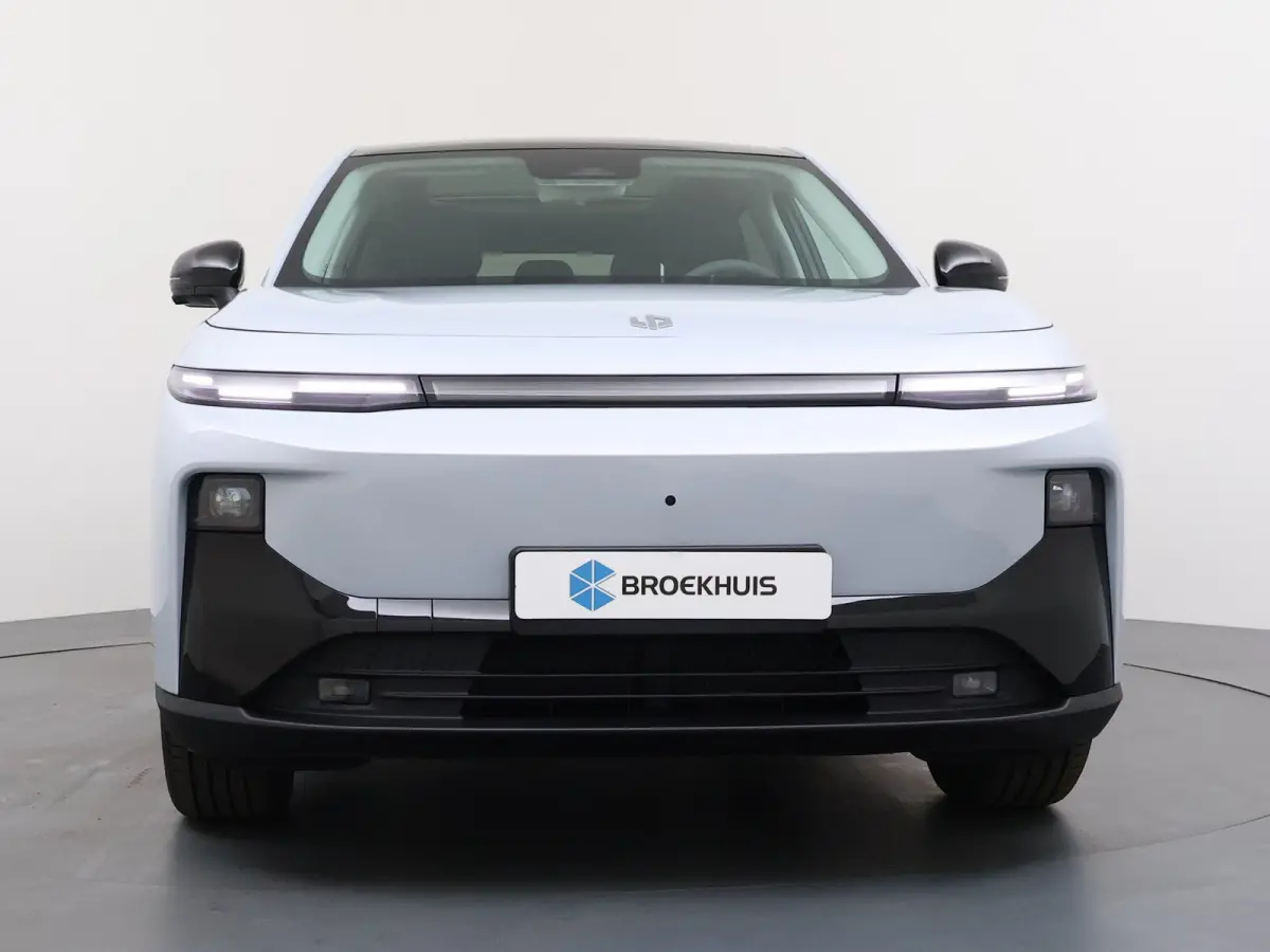 Design ProMax 67.1 kWh | €1000,- korting !! | Vanaf €499,- Private Lease per maand ! | Panoramadak | Carplay | Achteruitrijcamera | 18" Lichtmetalen Velgen | Adaptieve cruise control | P