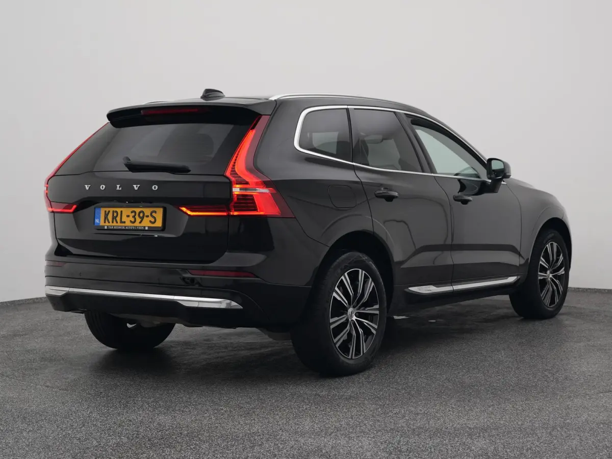 2.0 T8 Plug-in hybrid AWD Inscription | PANO | ADAPTIVE | B&W | LUCHTVERING | STOEL- EN STUURVERW.