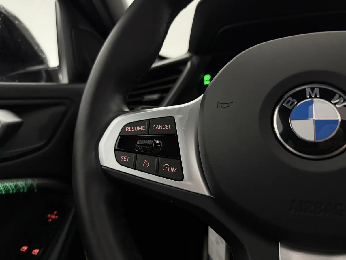 118i M-Sport | Pano | Virtual | Sfeer | Camera | Carplay | LED | Parkeersens.