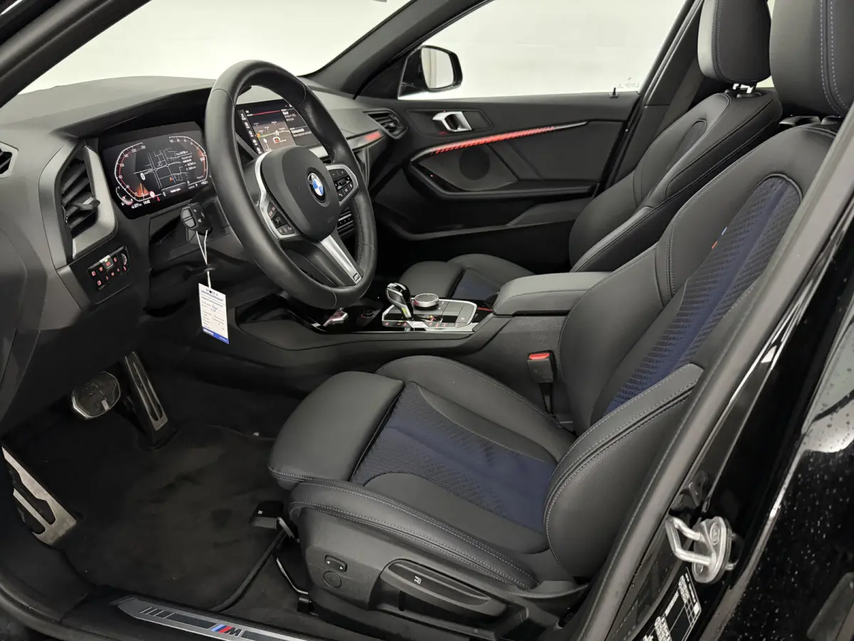 118i M-Sport | Pano | Virtual | Sfeer | Camera | Carplay | LED | Parkeersens.