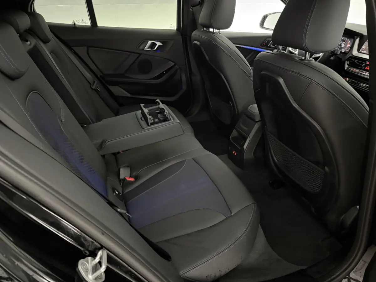 118i M-Sport | Pano | Virtual | Sfeer | Camera | Carplay | LED | Parkeersens.