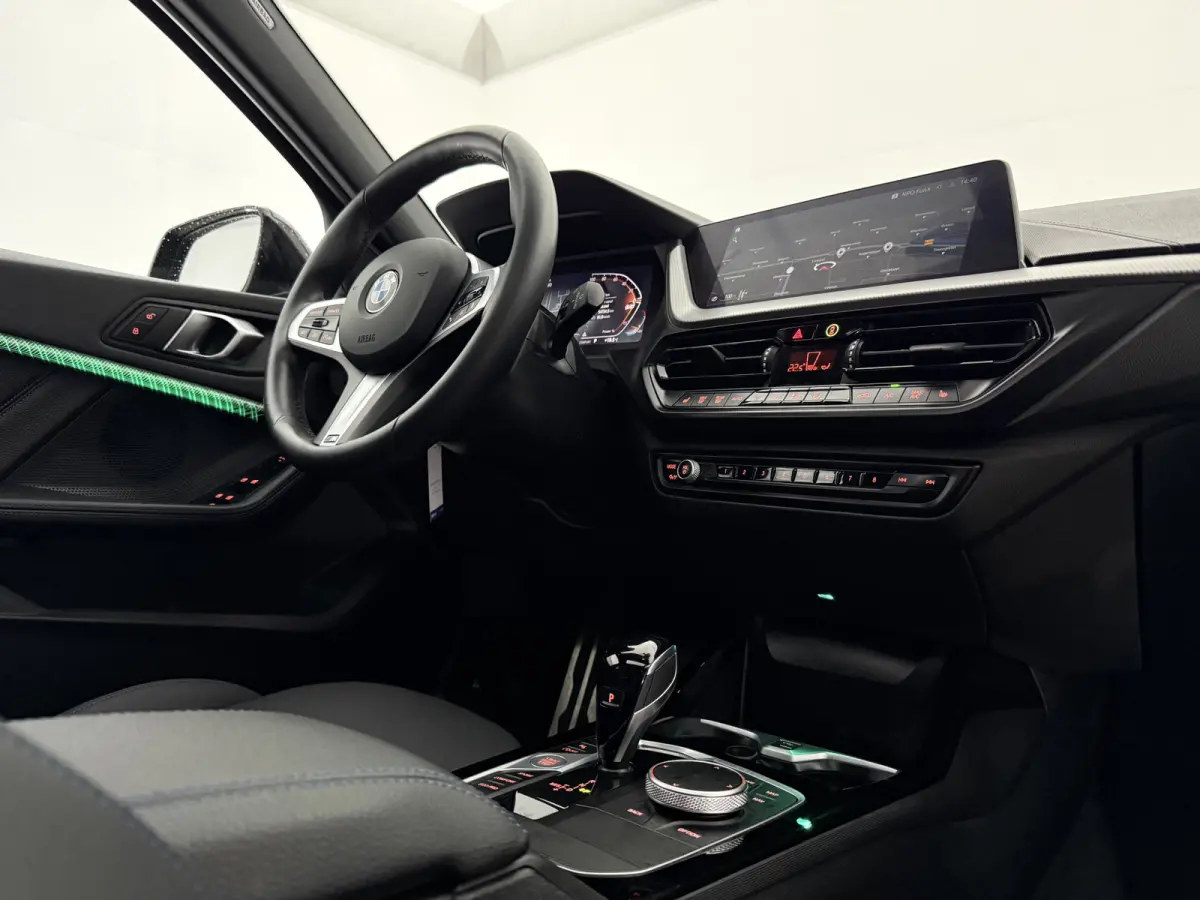 118i M-Sport | Pano | Virtual | Sfeer | Camera | Carplay | LED | Parkeersens.