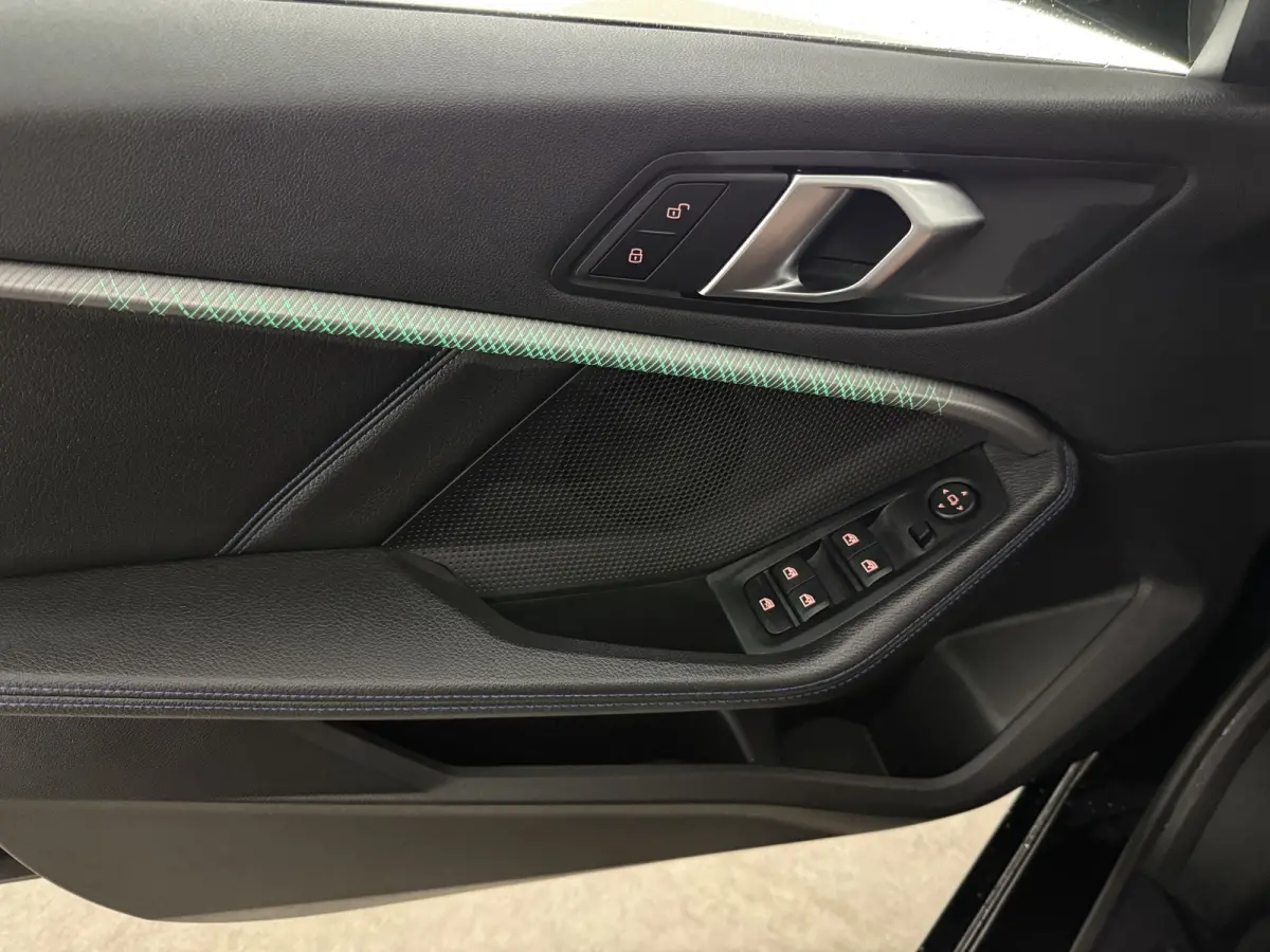 118i M-Sport | Pano | Virtual | Sfeer | Camera | Carplay | LED | Parkeersens.