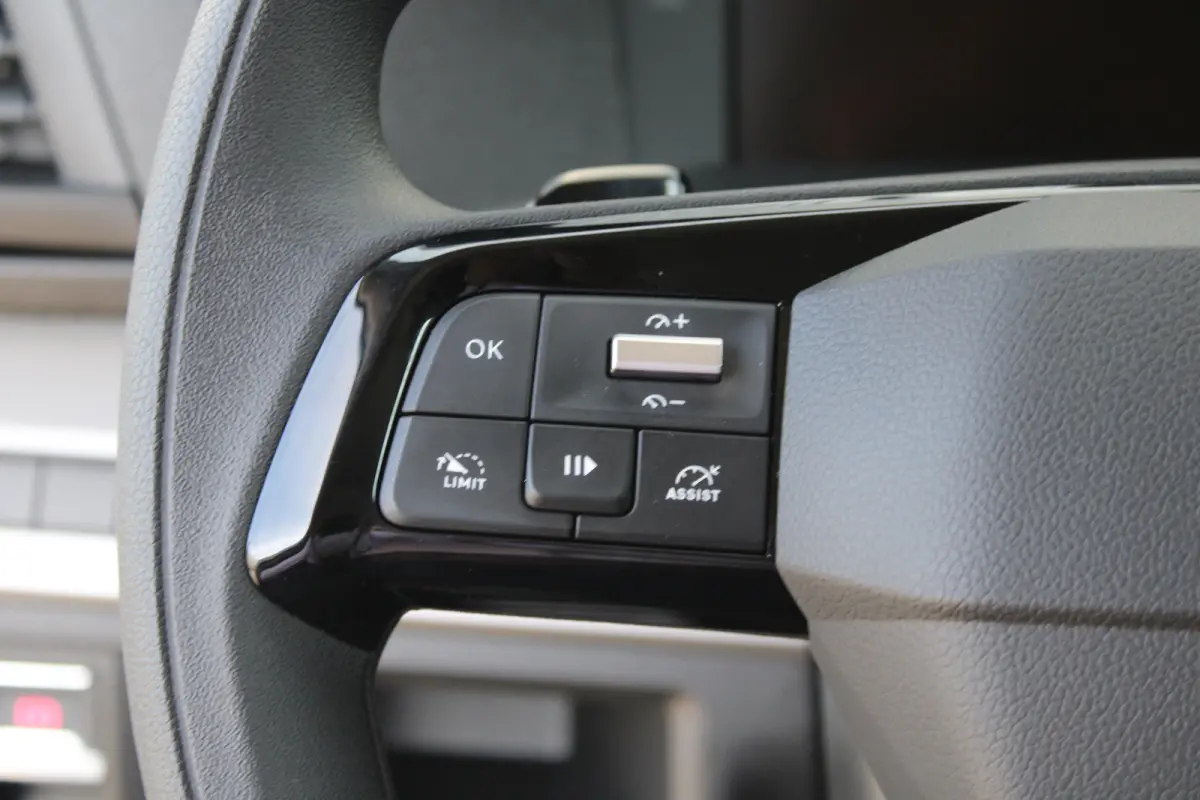 L3 75 kWh | 8 JAAR GARANTIE | CAMERA | NAVI | DRAADLOOS CARPLAY | COMFORT WAND |
