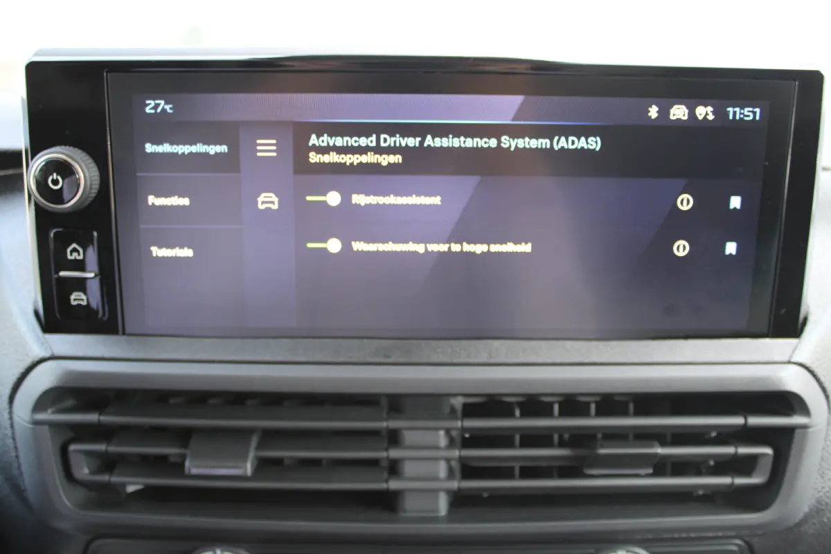 L3 75 kWh | 8 JAAR GARANTIE | CAMERA | NAVI | DRAADLOOS CARPLAY | COMFORT WAND |
