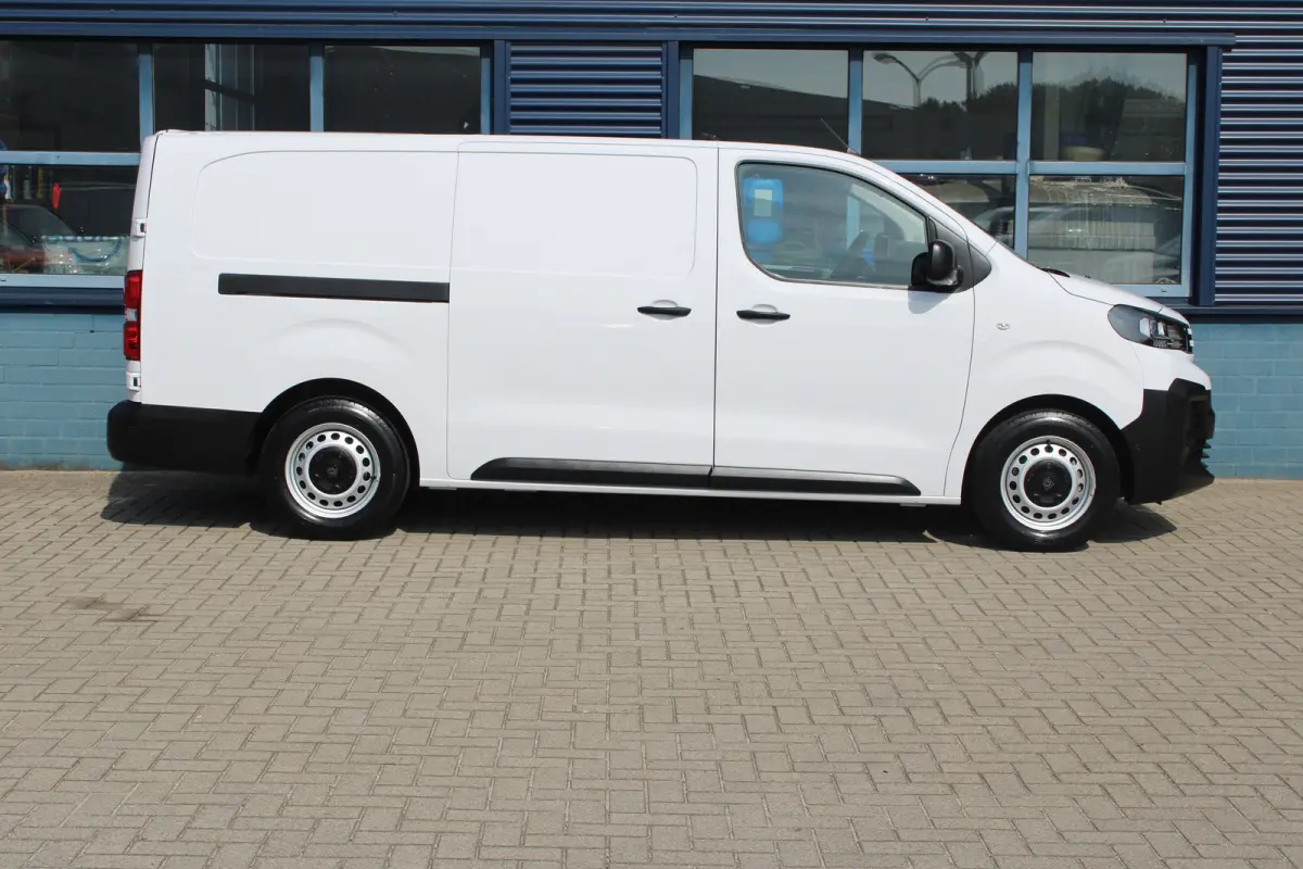 L3 75 kWh | 8 JAAR GARANTIE | CAMERA | NAVI | DRAADLOOS CARPLAY | COMFORT WAND |