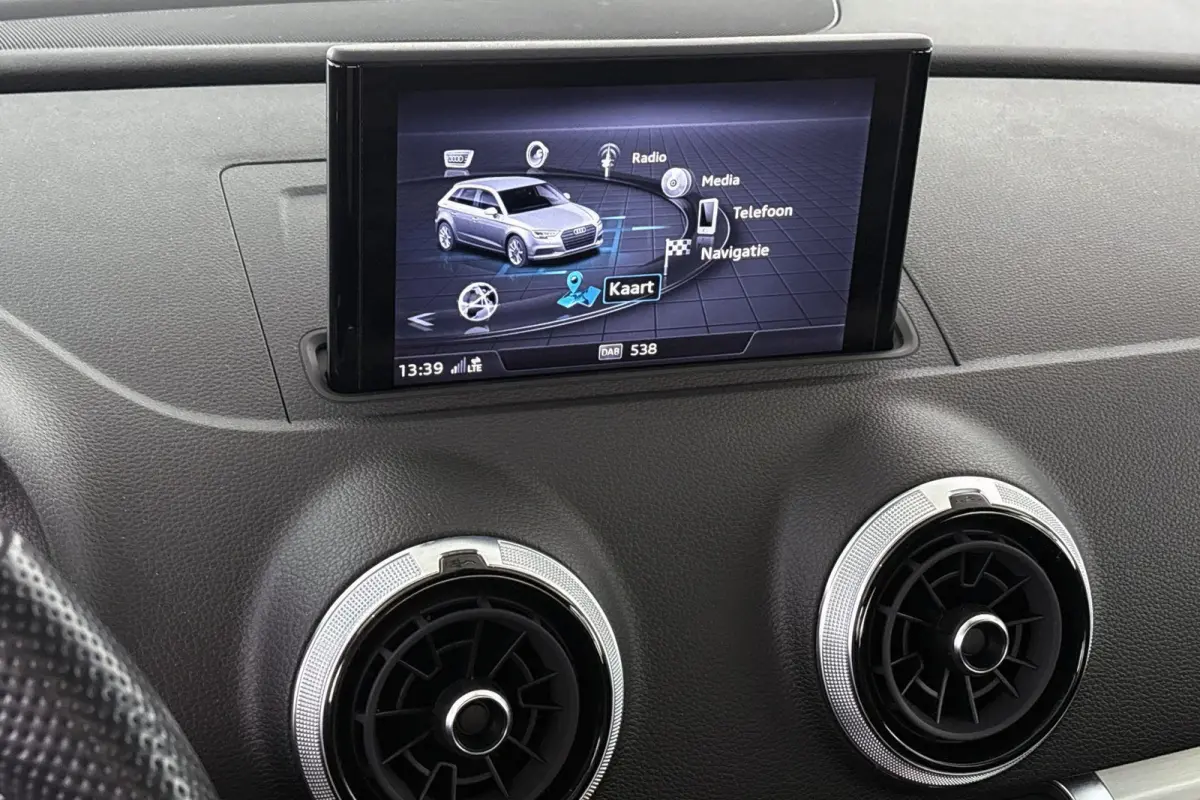 30 TFSI Advance Sport S-Line Trekhaak Stoelverwarming Navi Virtual