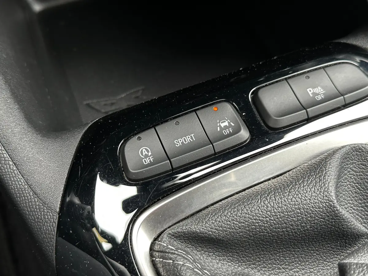 1.2 100 PK Level 4/GS | CAMERA + PARKEERSENSOREN| LED KOPLAMPEN| APPLE CARPLAY/ANDROID AUTO| ELECTRONIC CLIMATE CONTROL| DEALER ONDERHOUDEN| DODEHOEK DETECTIE|