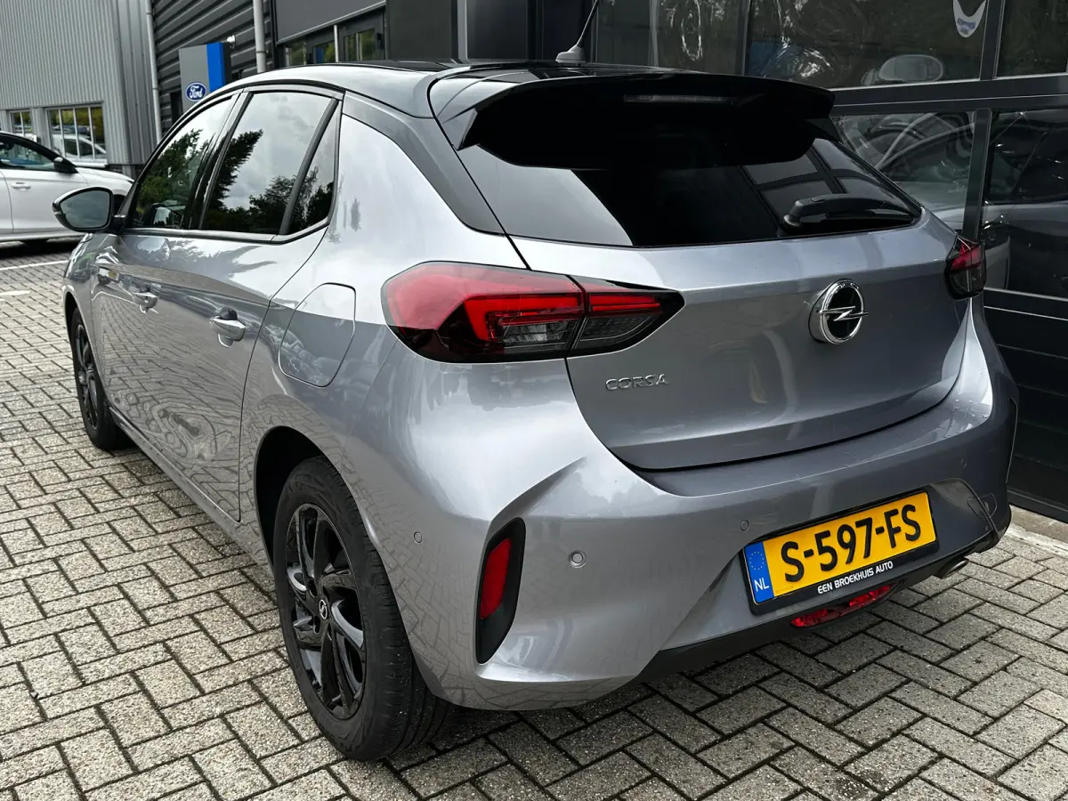 1.2 100 PK Level 4/GS | CAMERA + PARKEERSENSOREN| LED KOPLAMPEN| APPLE CARPLAY/ANDROID AUTO| ELECTRONIC CLIMATE CONTROL| DEALER ONDERHOUDEN| DODEHOEK DETECTIE|
