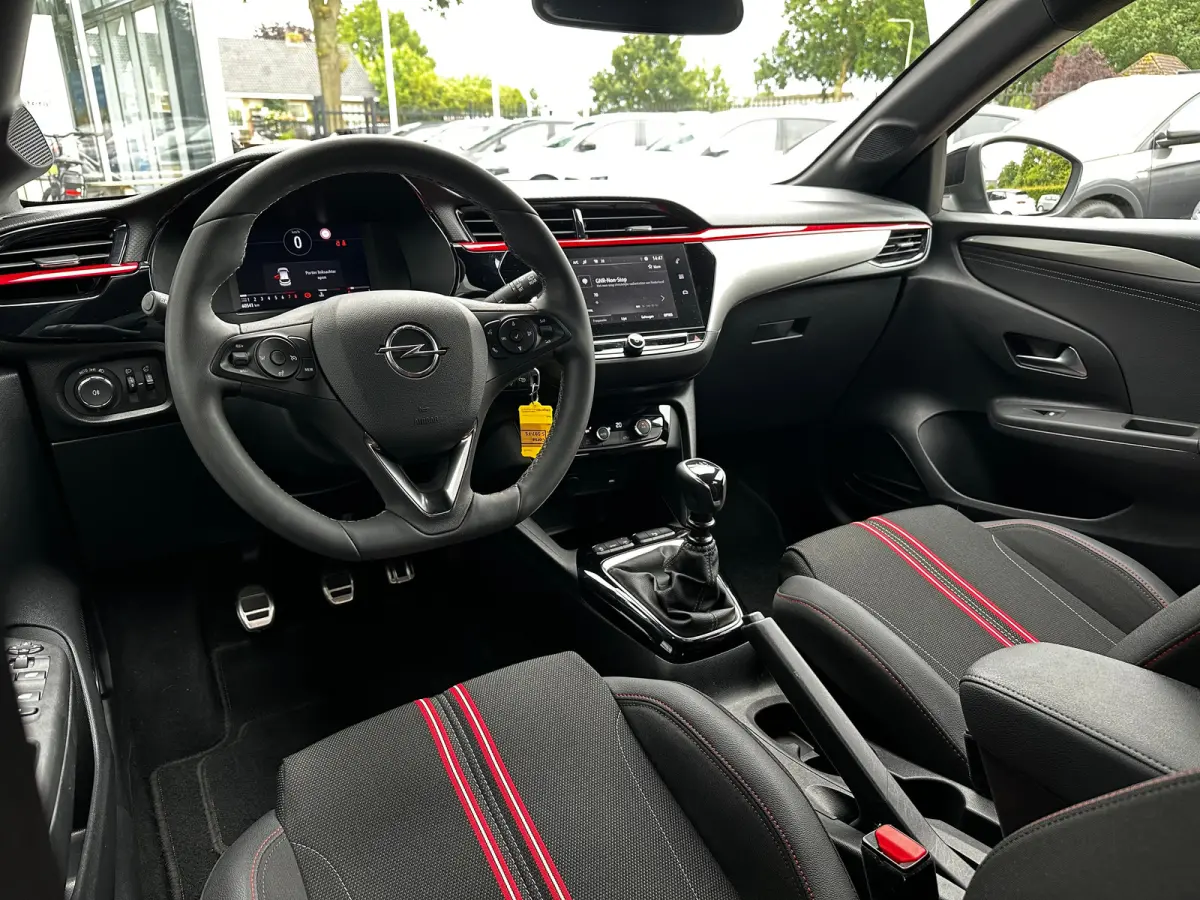 1.2 100 PK Level 4/GS | CAMERA + PARKEERSENSOREN| LED KOPLAMPEN| APPLE CARPLAY/ANDROID AUTO| ELECTRONIC CLIMATE CONTROL| DEALER ONDERHOUDEN| DODEHOEK DETECTIE|