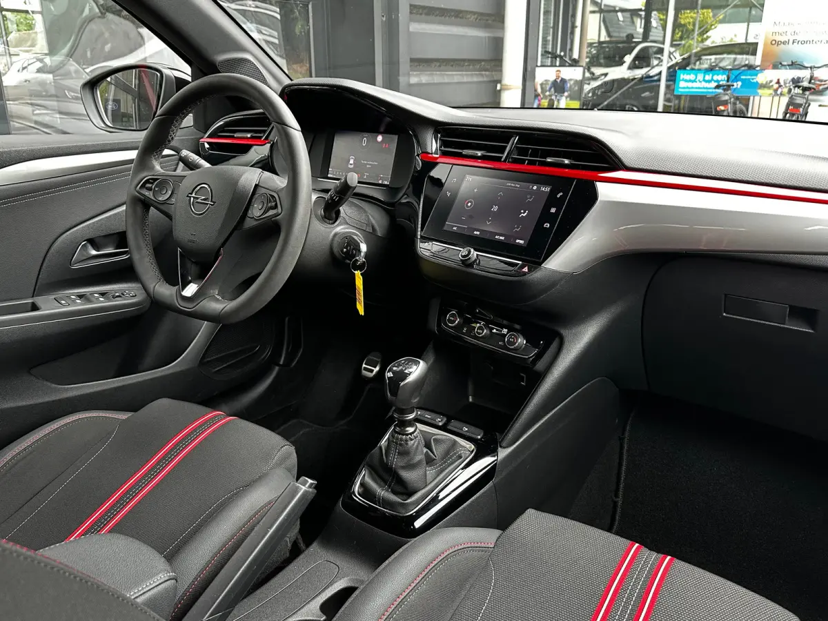 1.2 100 PK Level 4/GS | CAMERA + PARKEERSENSOREN| LED KOPLAMPEN| APPLE CARPLAY/ANDROID AUTO| ELECTRONIC CLIMATE CONTROL| DEALER ONDERHOUDEN| DODEHOEK DETECTIE|
