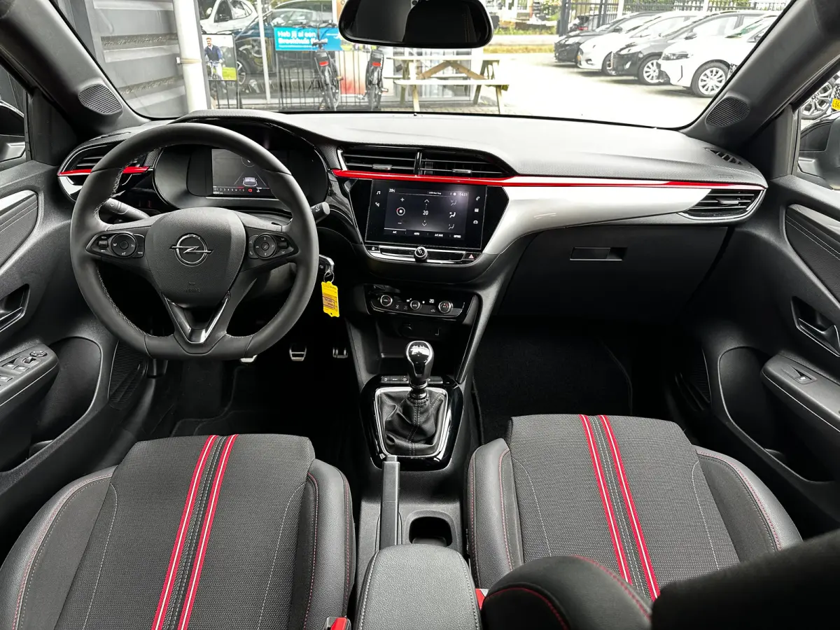 1.2 100 PK Level 4/GS | CAMERA + PARKEERSENSOREN| LED KOPLAMPEN| APPLE CARPLAY/ANDROID AUTO| ELECTRONIC CLIMATE CONTROL| DEALER ONDERHOUDEN| DODEHOEK DETECTIE|