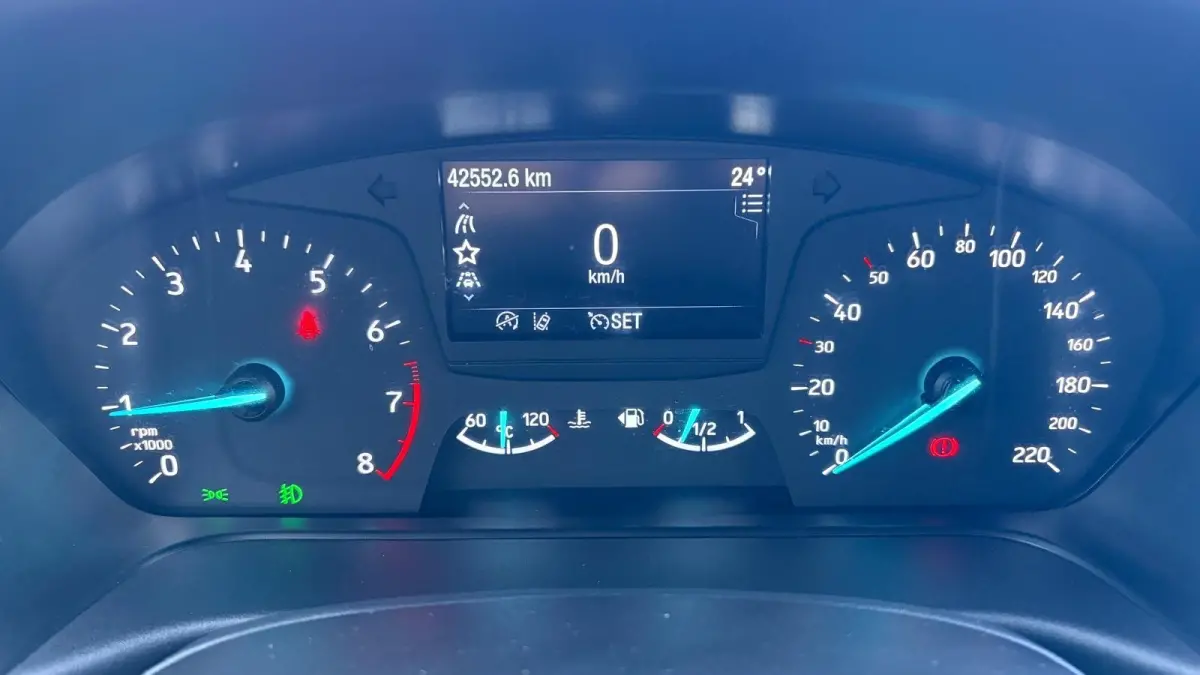 1.0 ECOBOOST 100PK ST-LINE / NAVI / CLIMA / FULL-LED / 17" LMV / CAMERA / KEYLESS / WINTERPAKKET !!