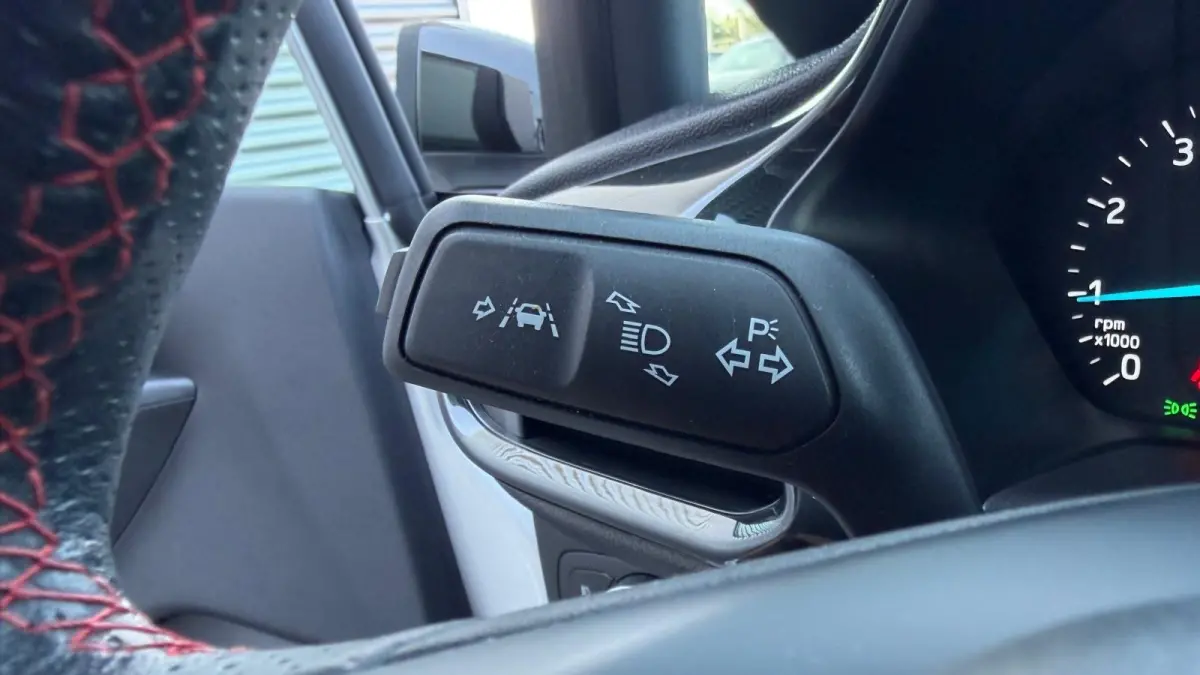 1.0 ECOBOOST 100PK ST-LINE / NAVI / CLIMA / FULL-LED / 17" LMV / CAMERA / KEYLESS / WINTERPAKKET !!