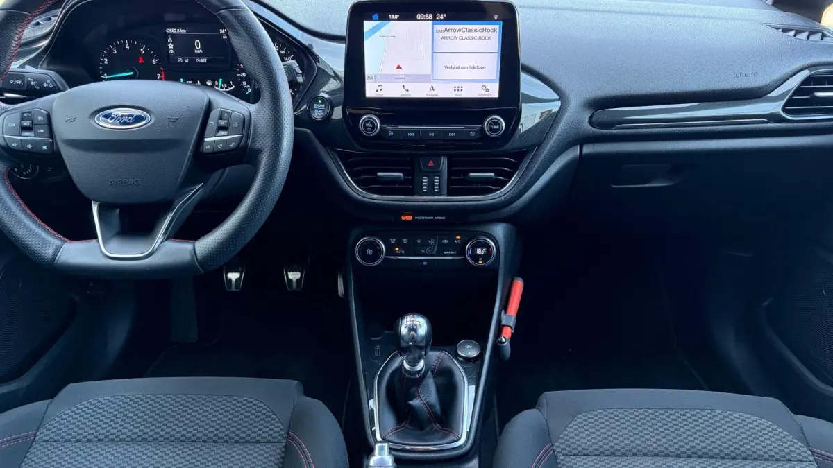 1.0 ECOBOOST 100PK ST-LINE / NAVI / CLIMA / FULL-LED / 17" LMV / CAMERA / KEYLESS / WINTERPAKKET !!