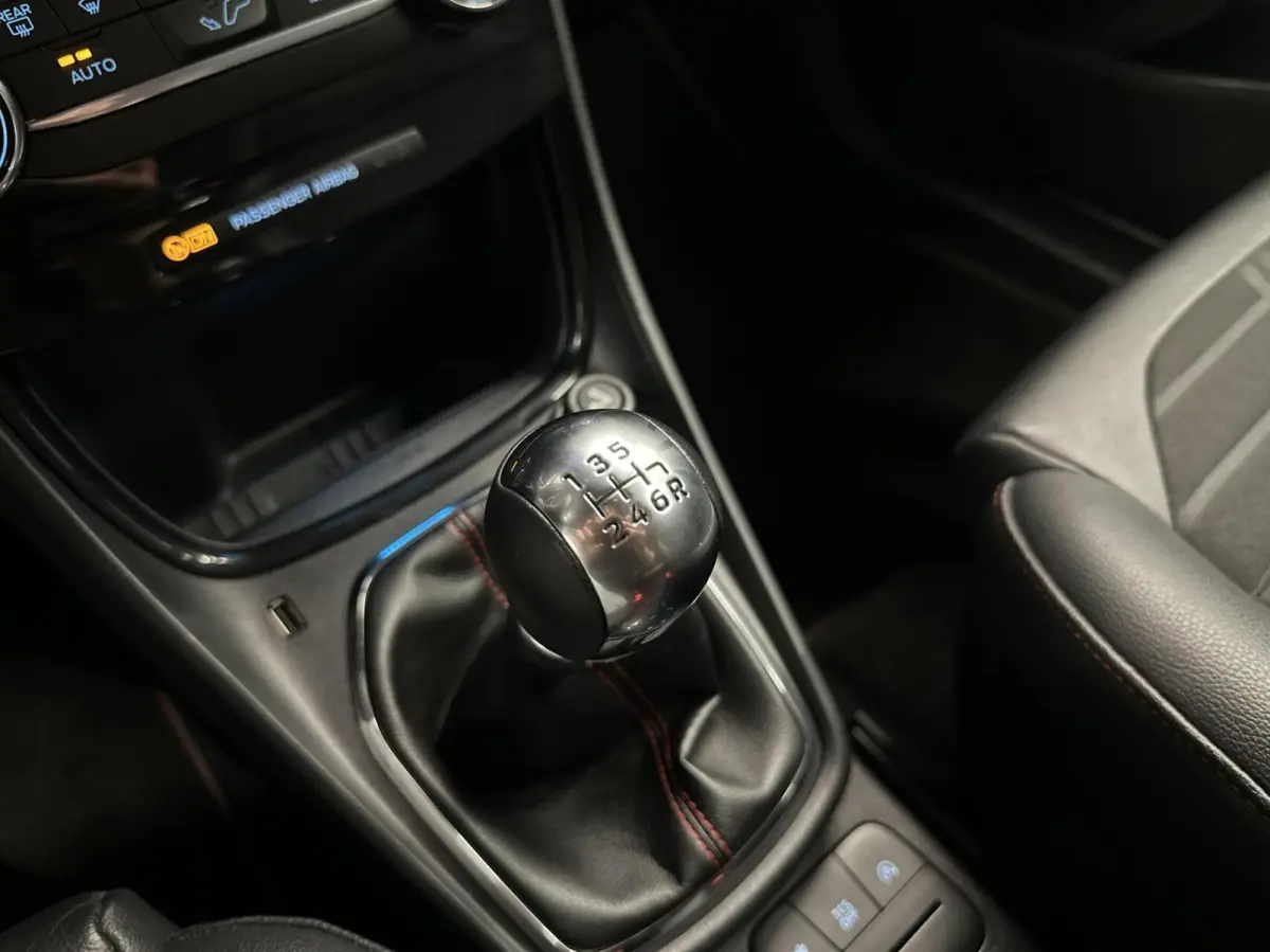 1.0 EcoBoost ST-Line X TREKHAAK CARPLAY NAVI CRUISE ECC LM.