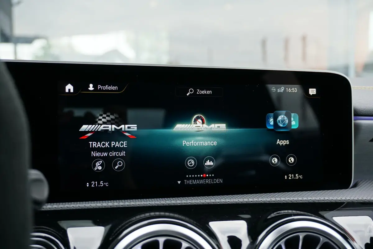 AMG 45 S 4MATIC+ Edition 1 422pk + RECARO / BURMESTER / PANO / 360° / DESIGNO
