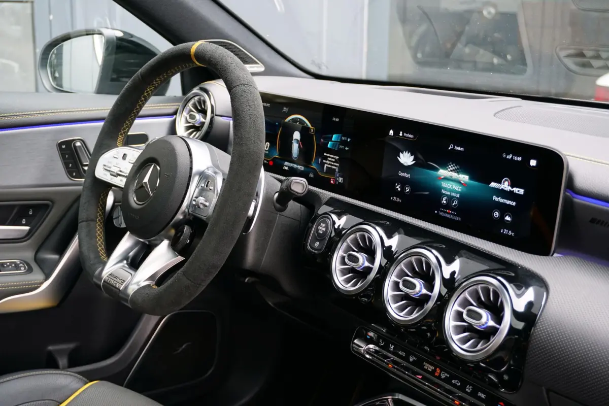AMG 45 S 4MATIC+ Edition 1 422pk + RECARO / BURMESTER / PANO / 360° / DESIGNO