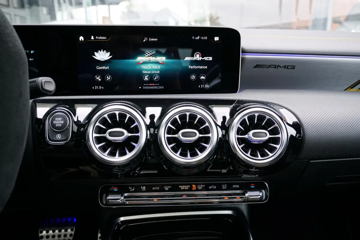 AMG 45 S 4MATIC+ Edition 1 422pk + RECARO / BURMESTER / PANO / 360° / DESIGNO