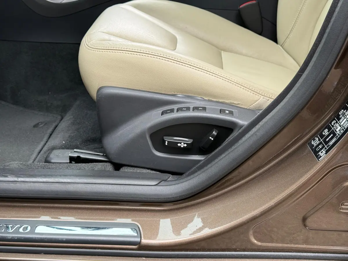 T5 Summum | Elektrische stoelen | Ledere bekleding | Cruise control |