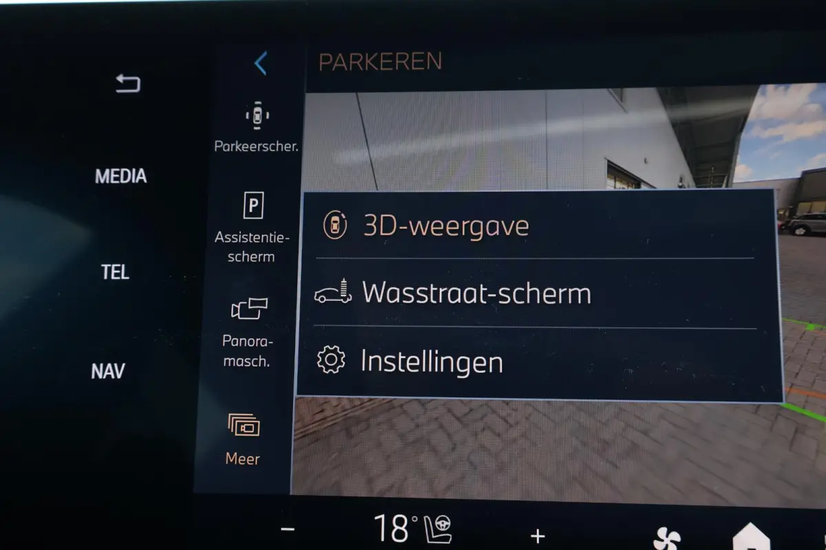 120 M Sport Design Edition | Sport Pakket Pro | Panorama Dak | Driving Assistant Plus | Harman Kardon | Invidual Frozen Urban Green | Parking Assistant Plus |