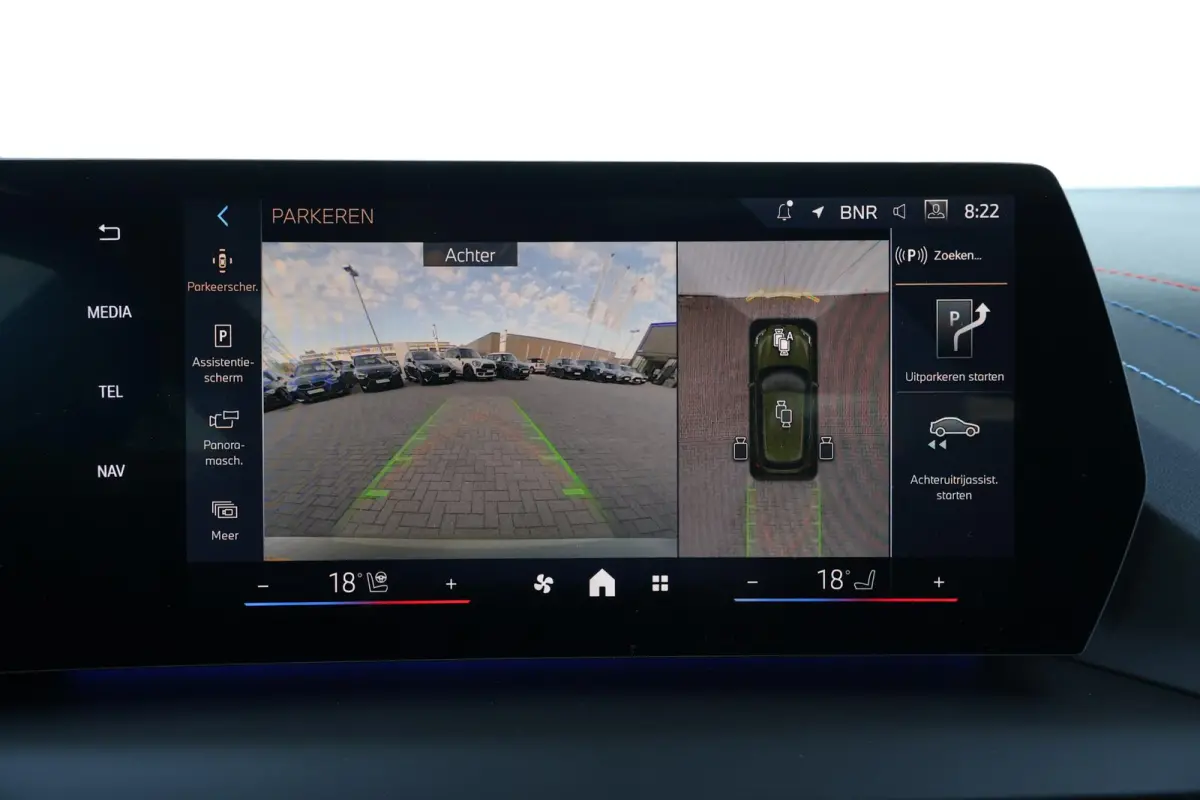 120 M Sport Design Edition | Sport Pakket Pro | Panorama Dak | Driving Assistant Plus | Harman Kardon | Invidual Frozen Urban Green | Parking Assistant Plus |