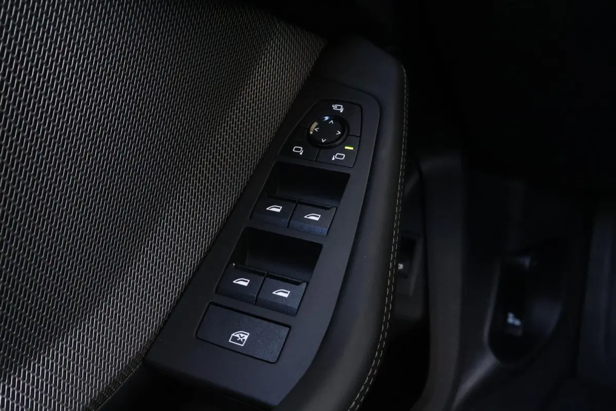 120 M Sport Design Edition | Sport Pakket Pro | Panorama Dak | Driving Assistant Plus | Harman Kardon | Invidual Frozen Urban Green | Parking Assistant Plus |