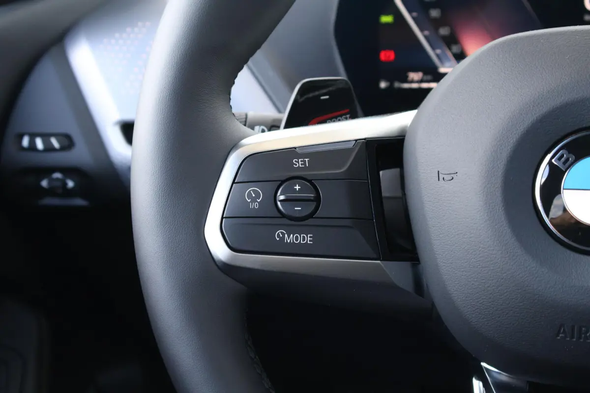 120 M Sport Design Edition | Sport Pakket Pro | Panorama Dak | Driving Assistant Plus | Harman Kardon | Invidual Frozen Urban Green | Parking Assistant Plus |