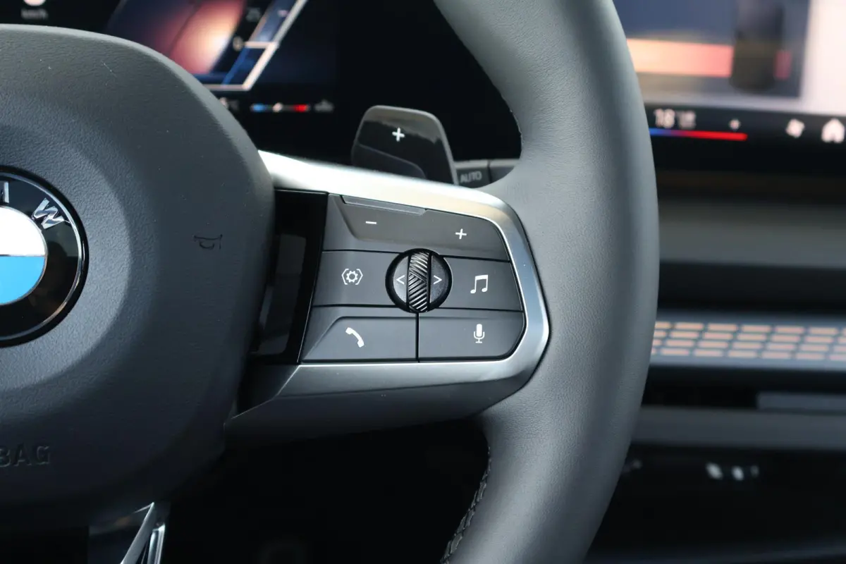 120 M Sport Design Edition | Sport Pakket Pro | Panorama Dak | Driving Assistant Plus | Harman Kardon | Invidual Frozen Urban Green | Parking Assistant Plus |