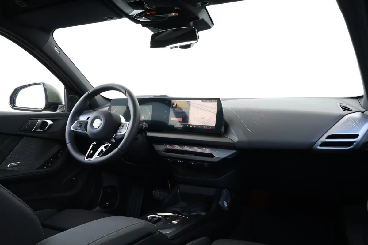 120 M Sport Design Edition | Sport Pakket Pro | Panorama Dak | Driving Assistant Plus | Harman Kardon | Invidual Frozen Urban Green | Parking Assistant Plus |