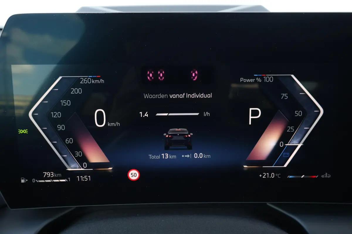 220 M Sport Design Edition | Sport Pakket Pro | Panorama Dak | Parking Assistant Plus | Harman Kardon | Head-Up | Invidual Midnight Sapphire |