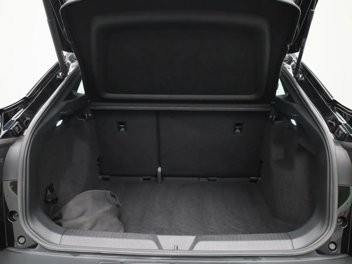 ID.5 Pro Business Advantage 77 kWh 204 PK| SoH 97,86% | Dealeronderhouden | Warmtepomp | Navigatie | Stoelverwarming | Stuurwielverwarming | Parkeersensoren