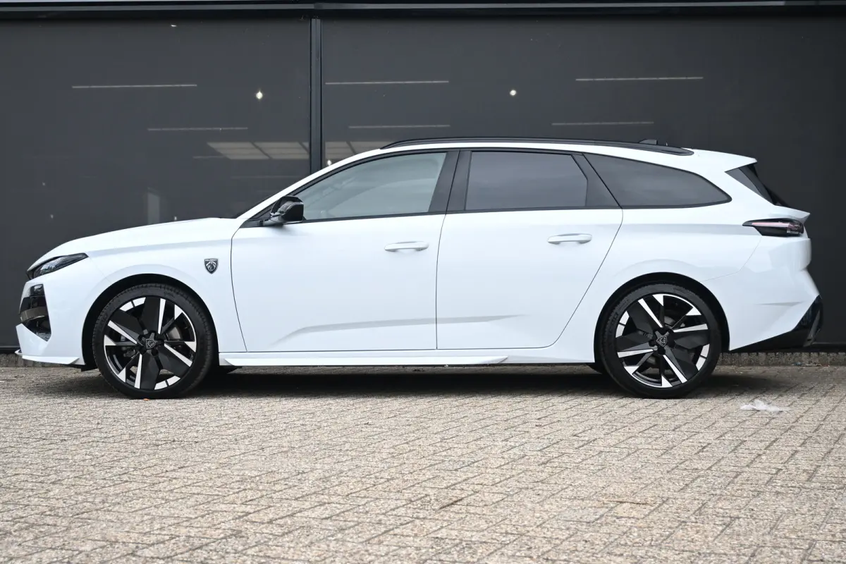 1.2 Hybrid 145 e-DCS6 GT Tot 8 Jaar Garantie! | 360 Camera | Elektr. Stoelen | Elektr. Achterklep | LED-Matrix | Adaptive Cruise | Alcantara | Stuur/Stoelverwarming | !!
