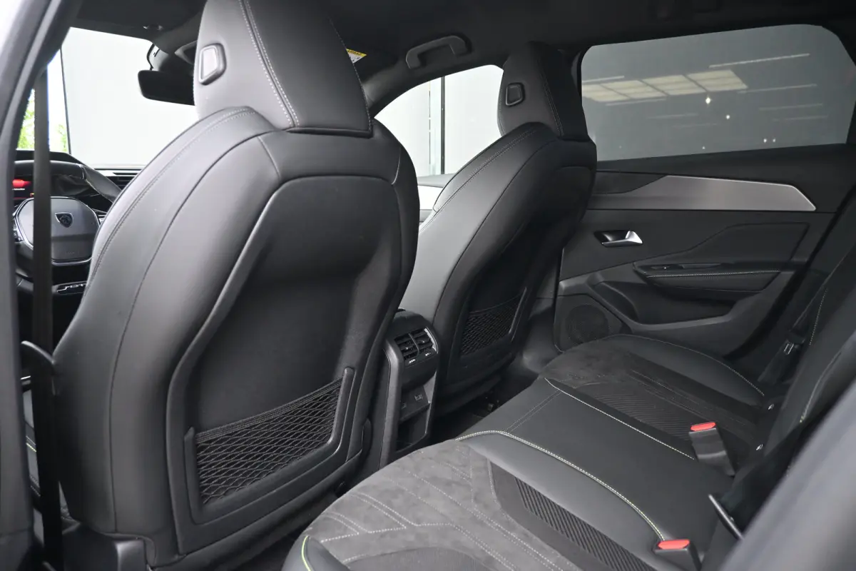 1.2 Hybrid 145 e-DCS6 GT Tot 8 Jaar Garantie! | 360 Camera | Elektr. Stoelen | Elektr. Achterklep | LED-Matrix | Adaptive Cruise | Alcantara | Stuur/Stoelverwarming | !!