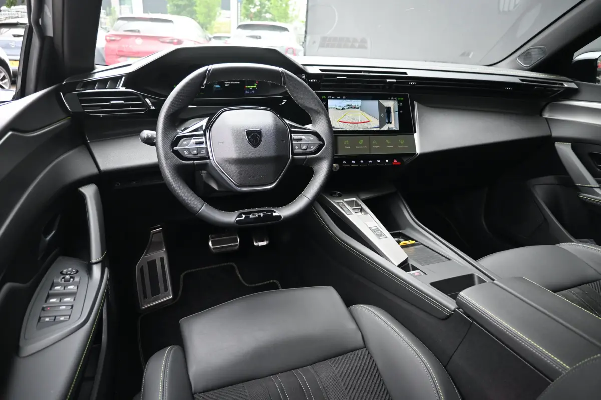1.2 Hybrid 145 e-DCS6 GT Tot 8 Jaar Garantie! | 360 Camera | Elektr. Stoelen | Elektr. Achterklep | LED-Matrix | Adaptive Cruise | Alcantara | Stuur/Stoelverwarming | !!