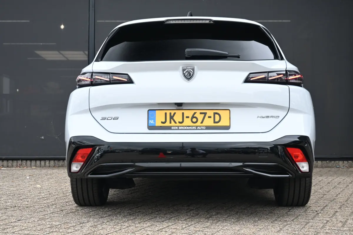 1.2 Hybrid 145 e-DCS6 GT Tot 8 Jaar Garantie! | 360 Camera | Elektr. Stoelen | Elektr. Achterklep | LED-Matrix | Adaptive Cruise | Alcantara | Stuur/Stoelverwarming | !!