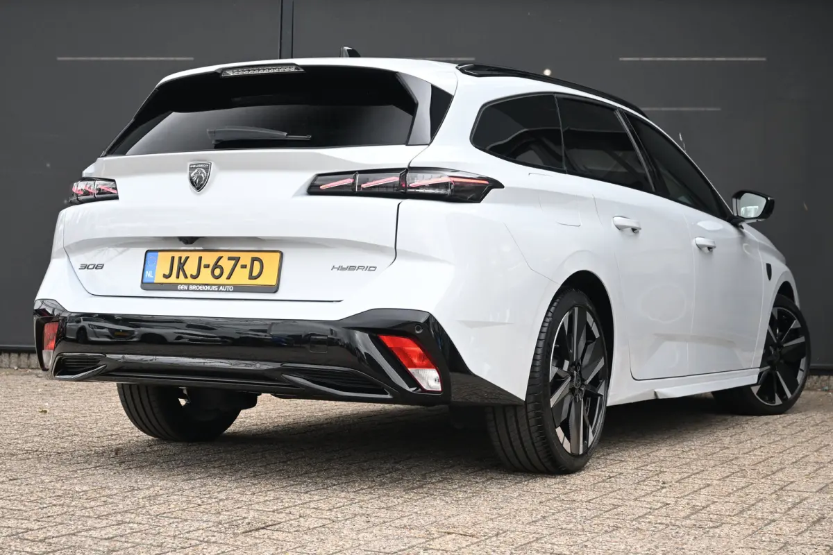 1.2 Hybrid 145 e-DCS6 GT Tot 8 Jaar Garantie! | 360 Camera | Elektr. Stoelen | Elektr. Achterklep | LED-Matrix | Adaptive Cruise | Alcantara | Stuur/Stoelverwarming | !!