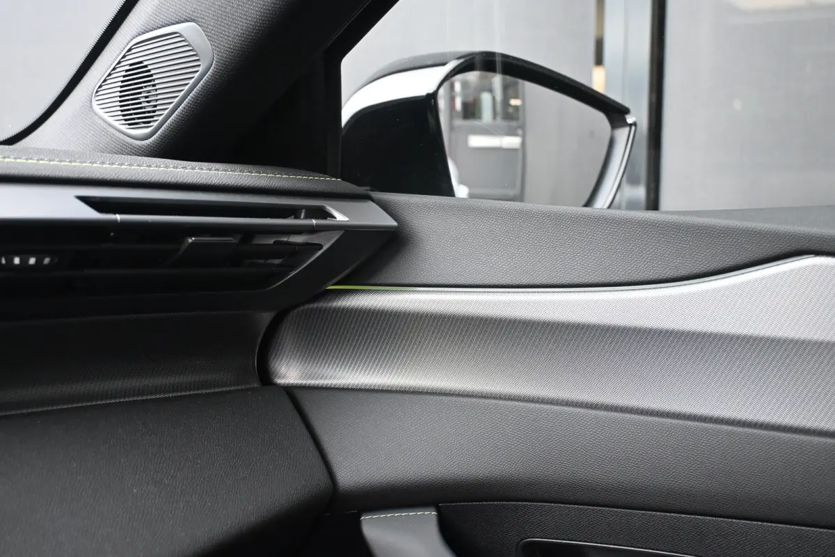 1.2 Hybrid 145 e-DCS6 GT Tot 8 Jaar Garantie! | 360 Camera | Elektr. Stoelen | Elektr. Achterklep | LED-Matrix | Adaptive Cruise | Alcantara | Stuur/Stoelverwarming | !!
