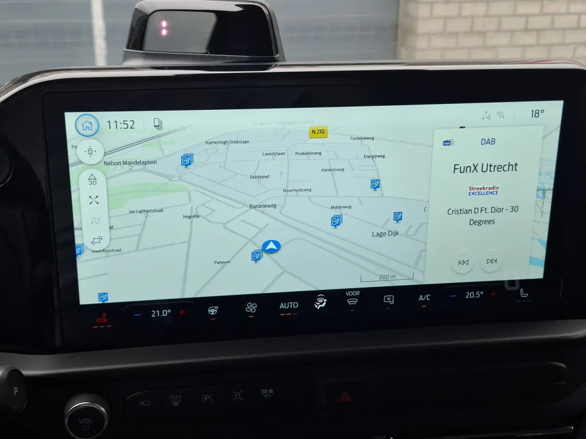 Cust. 340 L2H1 Limited 71 kWh | Android/Apple Carplay | LMV 17" | Voorstoelen/Voorruit Verwarmd | Rondomzicht Camera | Cruise Control Adaptief | Trekhaak | Airco |