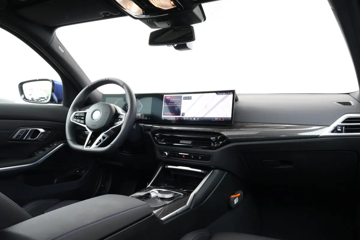 330e | Sport Pakket Pro | Schuif/Kantel Dak | Driving Assistant Professional | Parking Assistant Plus | Adaptieve Led | Elektr. Stoelen | Stuur & Stoel Verwarming |