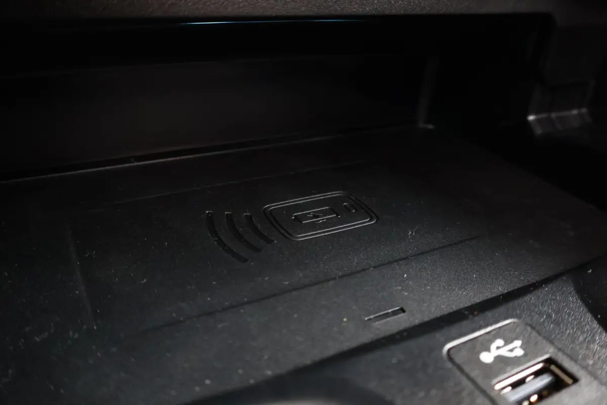 330e | Sport Pakket Pro | Schuif/Kantel Dak | Driving Assistant Professional | Parking Assistant Plus | Adaptieve Led | Elektr. Stoelen | Stuur & Stoel Verwarming |