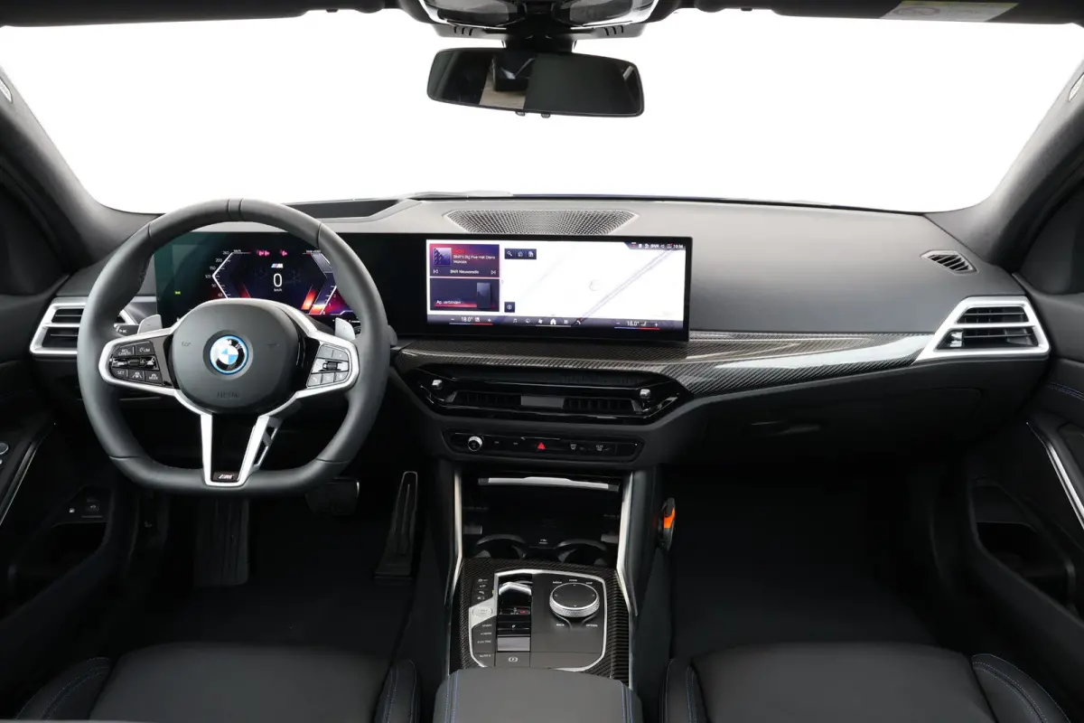 330e | Sport Pakket Pro | Schuif/Kantel Dak | Driving Assistant Professional | Parking Assistant Plus | Adaptieve Led | Elektr. Stoelen | Stuur & Stoel Verwarming |