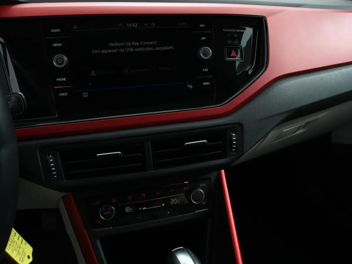1.0 TSI Automaat Comfort Sport-Line Navigatie Apple Carplay Android Auto Adaptive Cruise Control Stoelverwarming Climate Control Getinte ramen Lichtmetalen Velgen