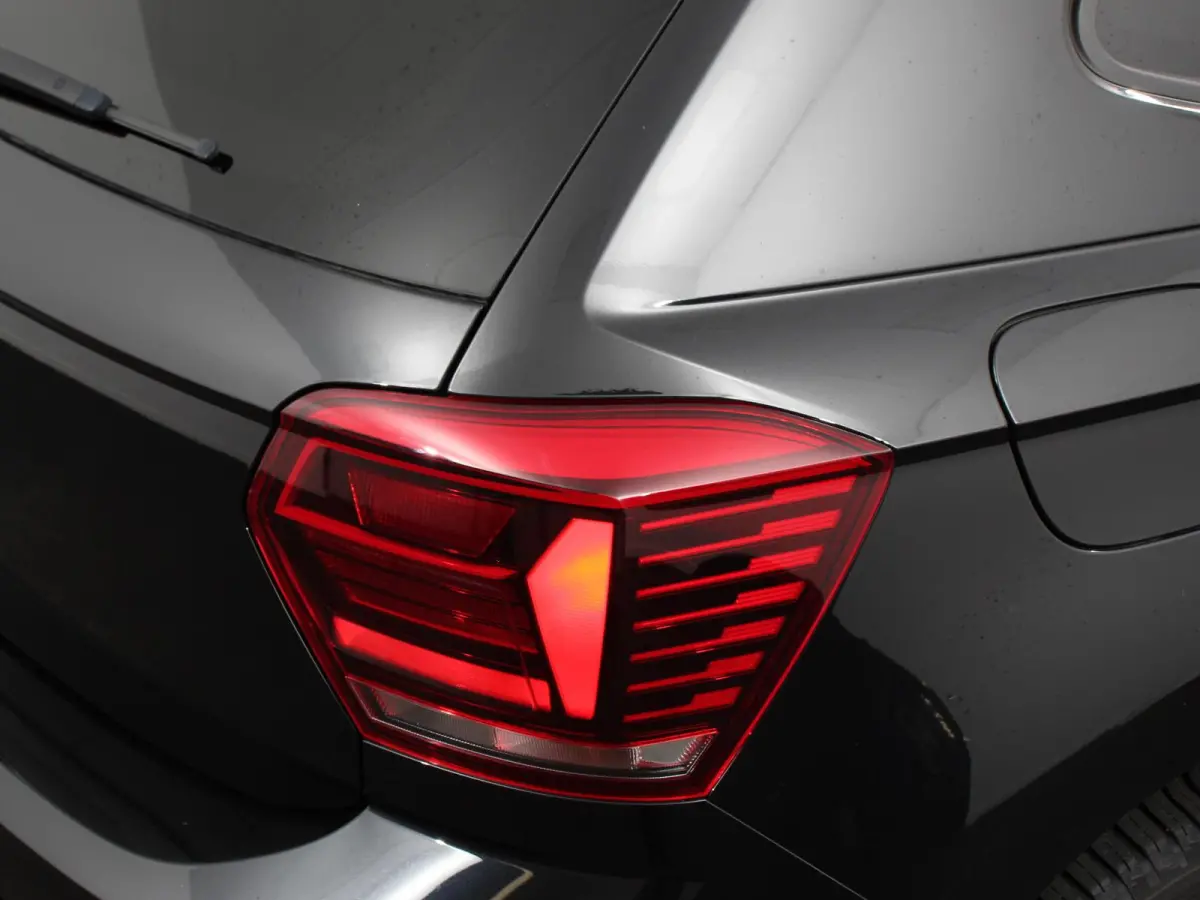 1.0 TSI Automaat Comfort Sport-Line Navigatie Apple Carplay Android Auto Adaptive Cruise Control Stoelverwarming Climate Control Getinte ramen Lichtmetalen Velgen