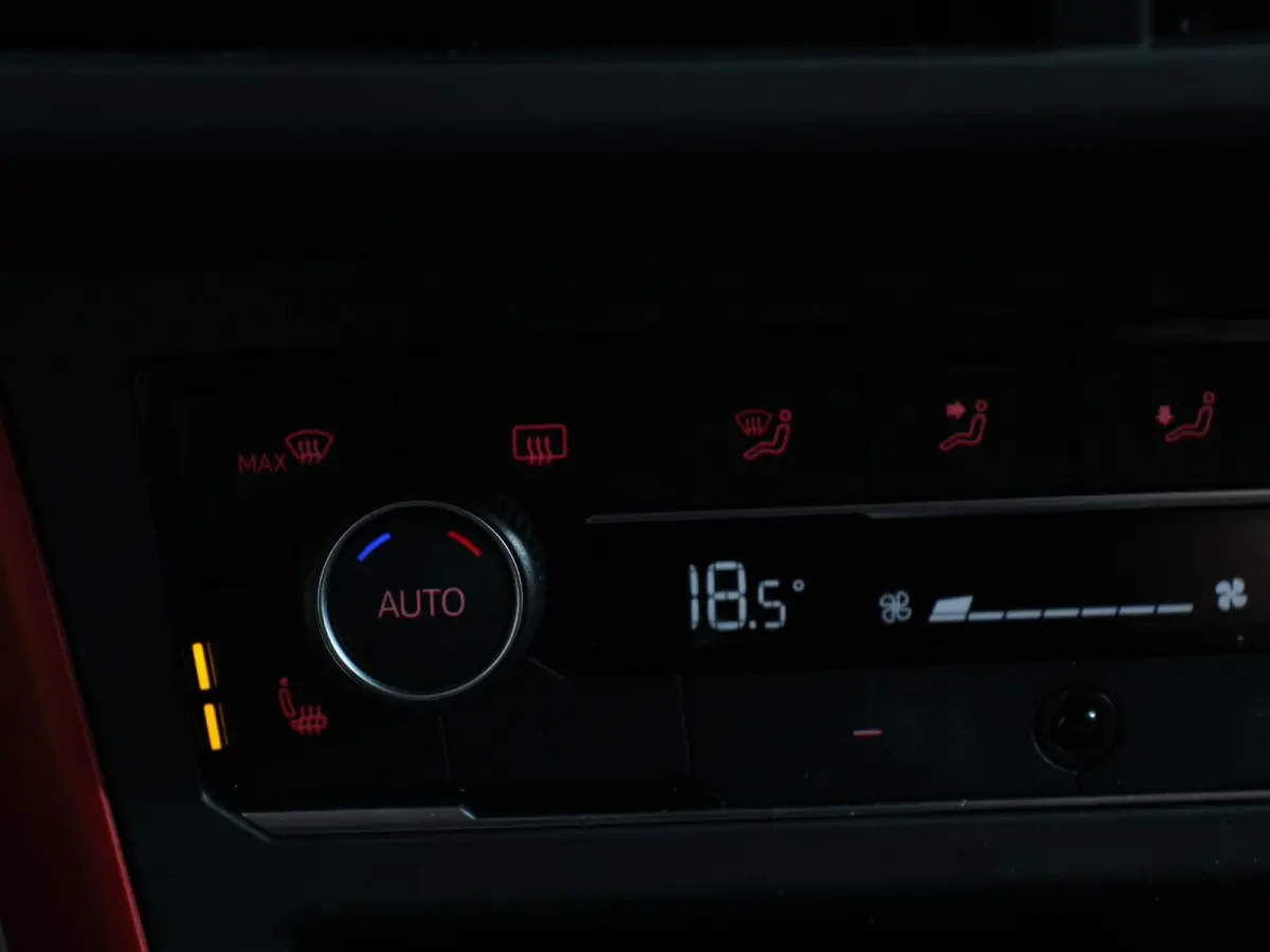 1.0 TSI Automaat Comfort Sport-Line Navigatie Apple Carplay Android Auto Adaptive Cruise Control Stoelverwarming Climate Control Getinte ramen Lichtmetalen Velgen