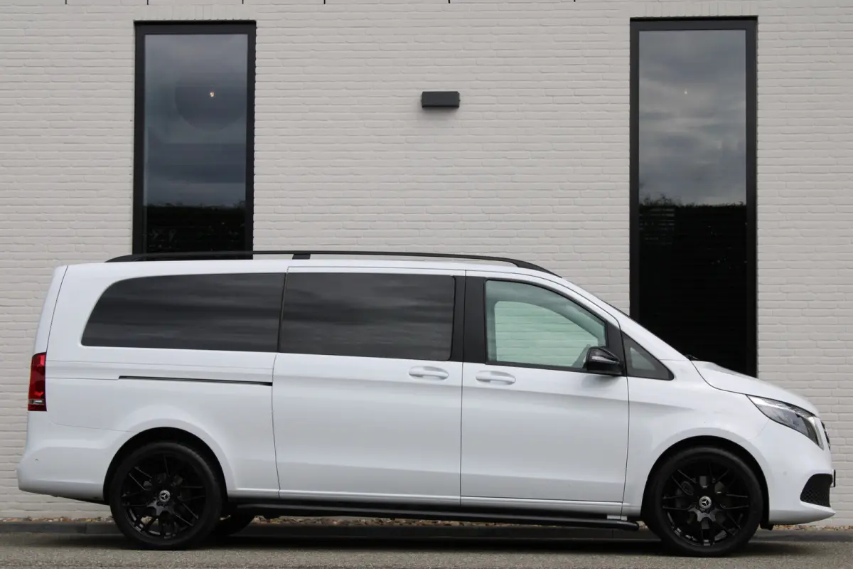 300d / XXL / DC / 4-Matic / 2x Elec Schuifdeur / 360 Camera / Burmester / Vol Opties / NIEUWSTAAT