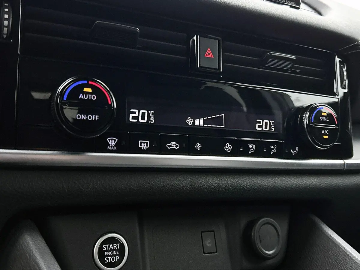 1.3 MHEV Xtronic Acenta CAMERA | NAVI-CARPLAY | FULL-LED | TREKHAAK