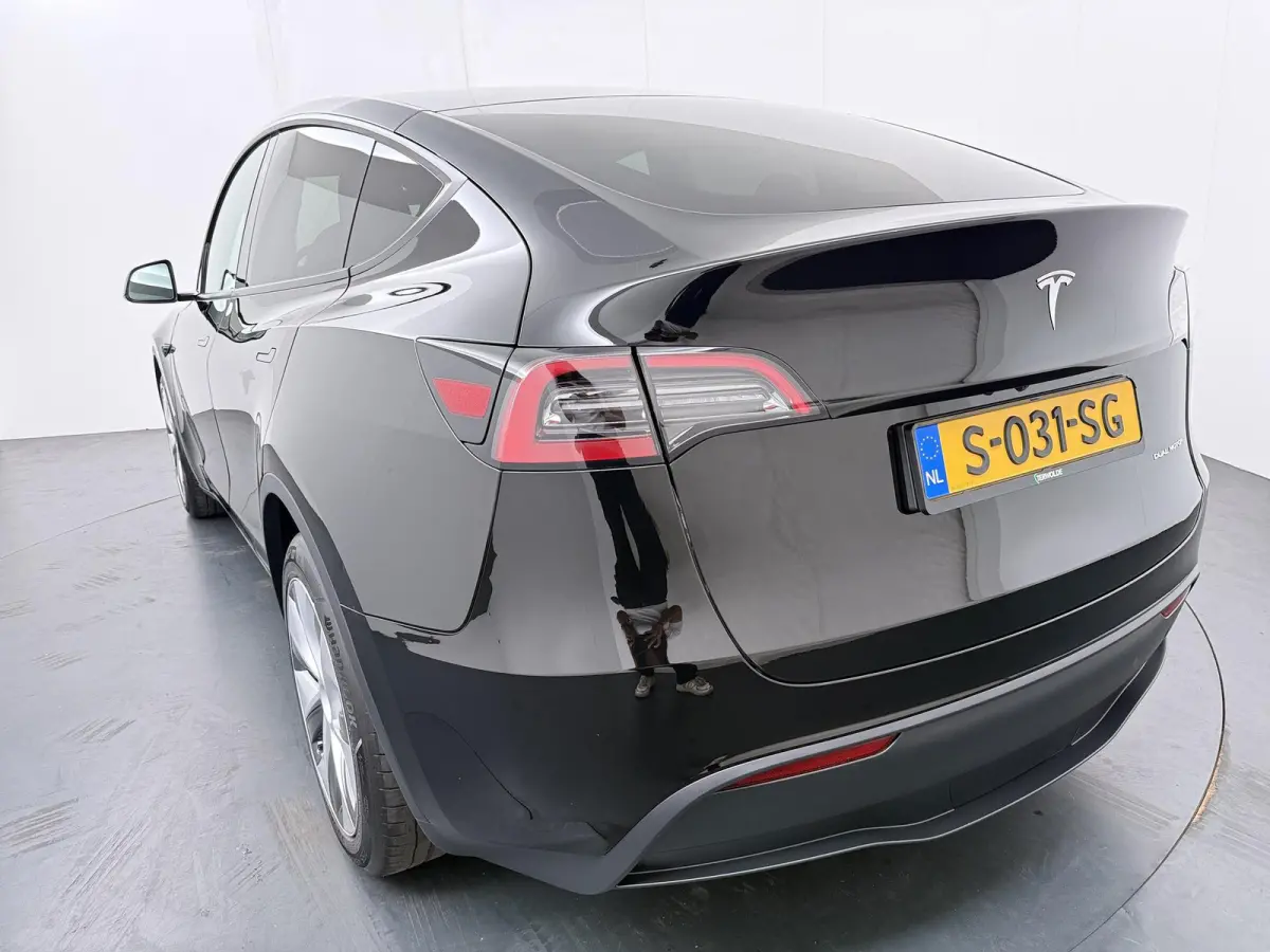 Long Range AWD 75 kWh | Basic Autopilot | Panoramadak |