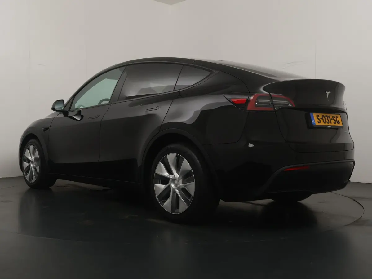 Long Range AWD 75 kWh | Basic Autopilot | Panoramadak |