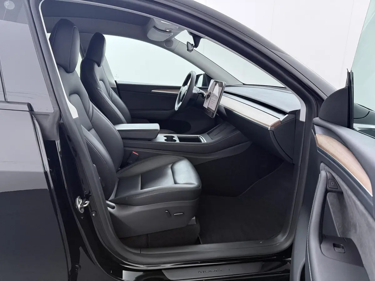 Long Range AWD 75 kWh | Basic Autopilot | Panoramadak |